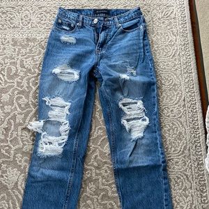 AEROPOSTALE DISTRESSED MOM JEANS